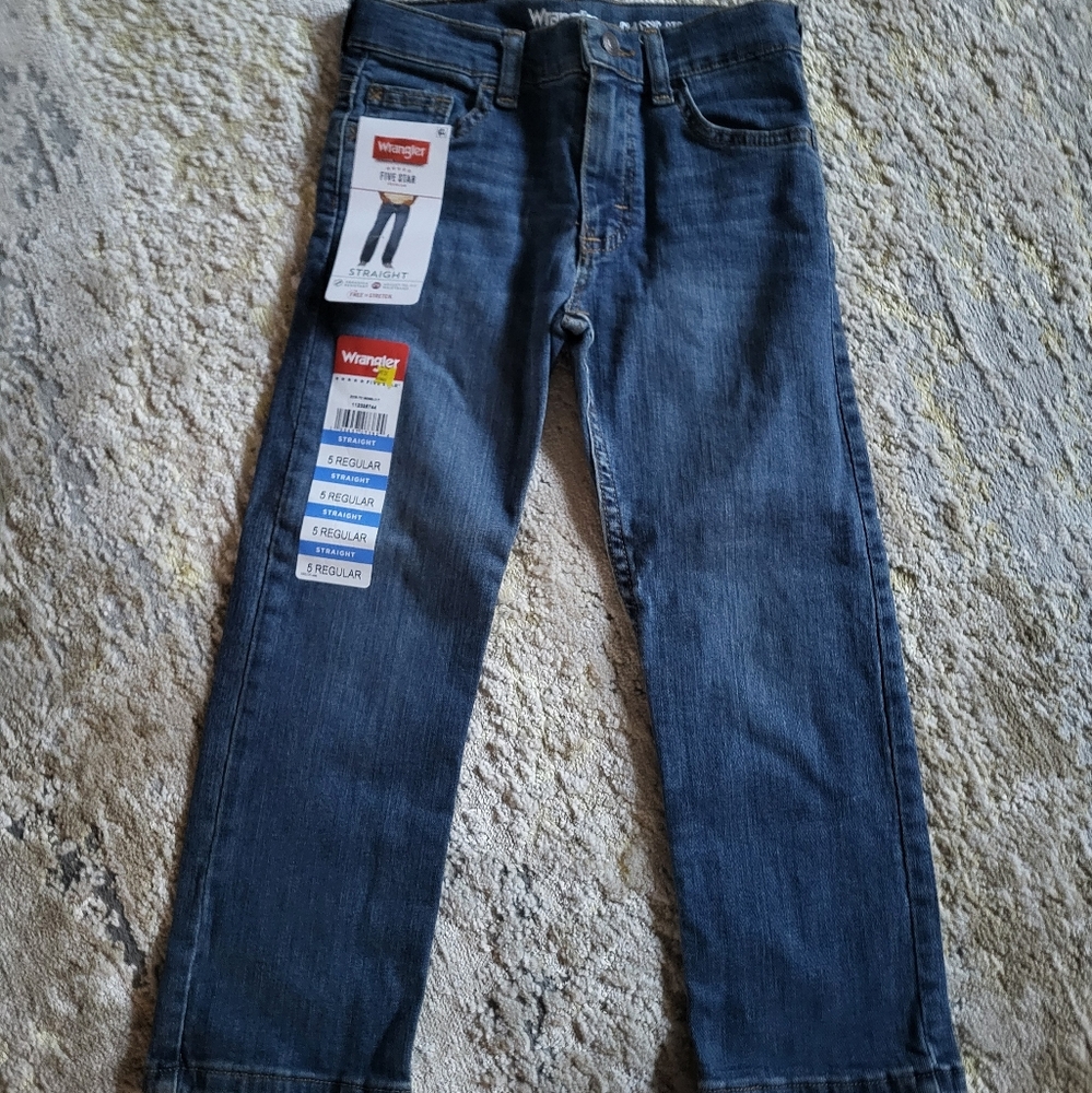 Wrangler Classic Straight Leg Denim in Medium Wash Size 5